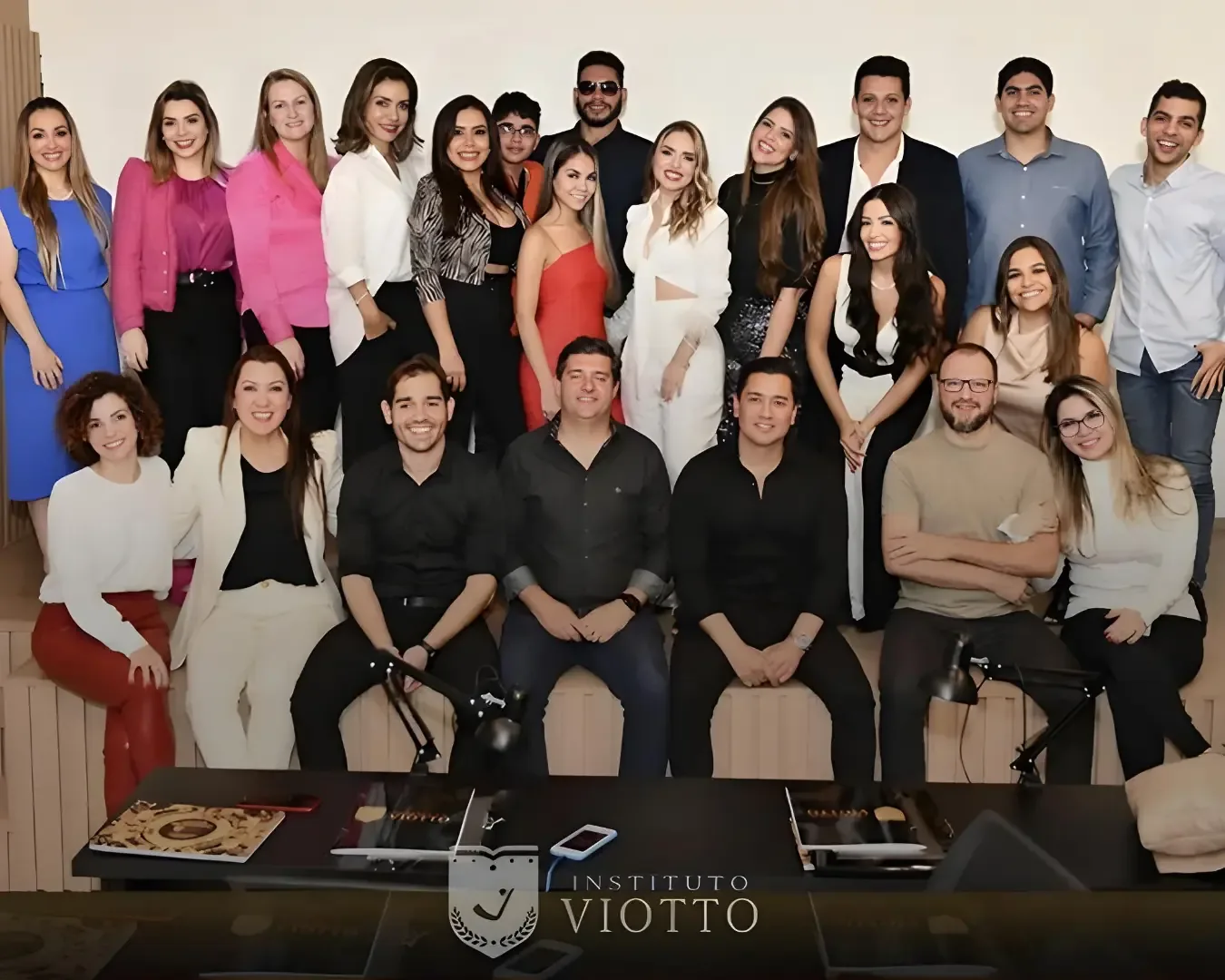 Turma de dentistas no Instituto Viotto